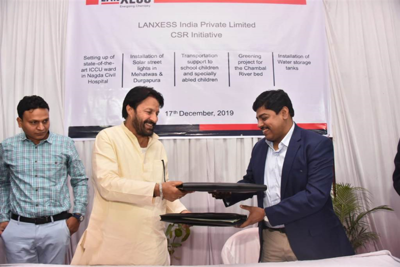 Exchange of the signed MoU for CSR projects announced by LANXESS India for 2019-2020 in Nagda