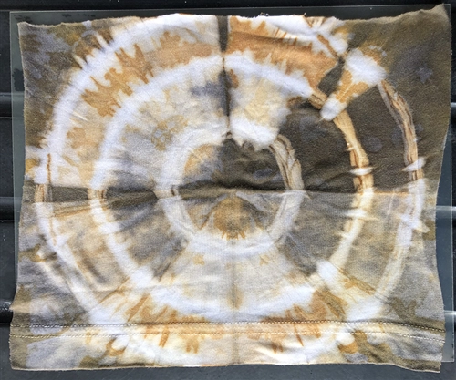 Tie-dyeing cotton fabric with acorn and rust solutions turns it brown, orange, blue and black.  Credit: Adapted from Journal of Chemical Education 2022, DOI: 10.1021/acs.jchemed.2c00086