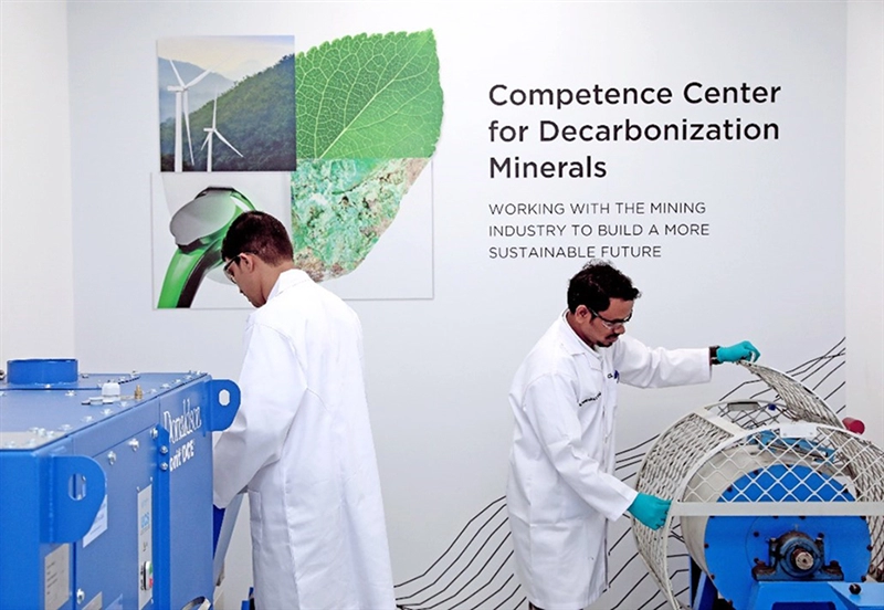 Clariant opens new Competence Center for Decarbonization Minerals to develop solutions for the processing of decarbonization minerals.