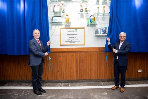 Foreign Minister of Switzerland H.E. Mr. Ignazio Cassis and CEO, Archroma Pakistan Mr. Mujtaba Rahim inaugurating "Archroma Wall of Pride". (Photo: Archroma)